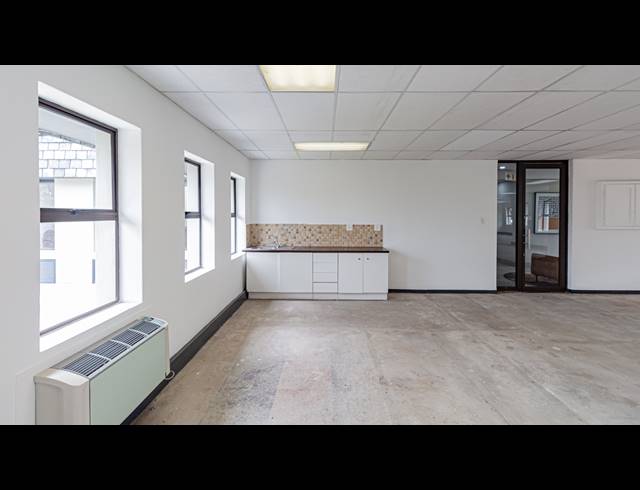 345M² OFFICE TO LET IN DUNKELD WEST